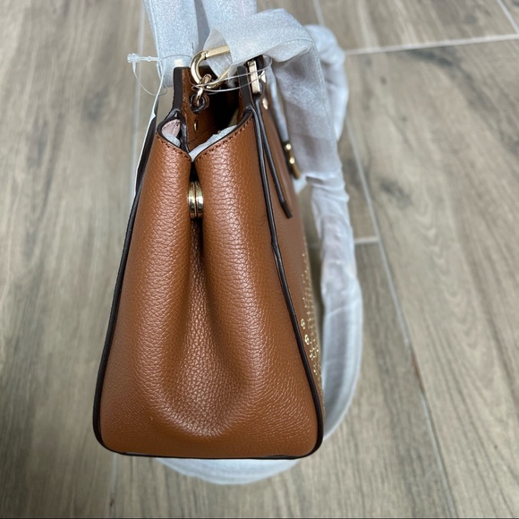 Michael Kors Hayes Medium Messenger - Picture 4 of 8